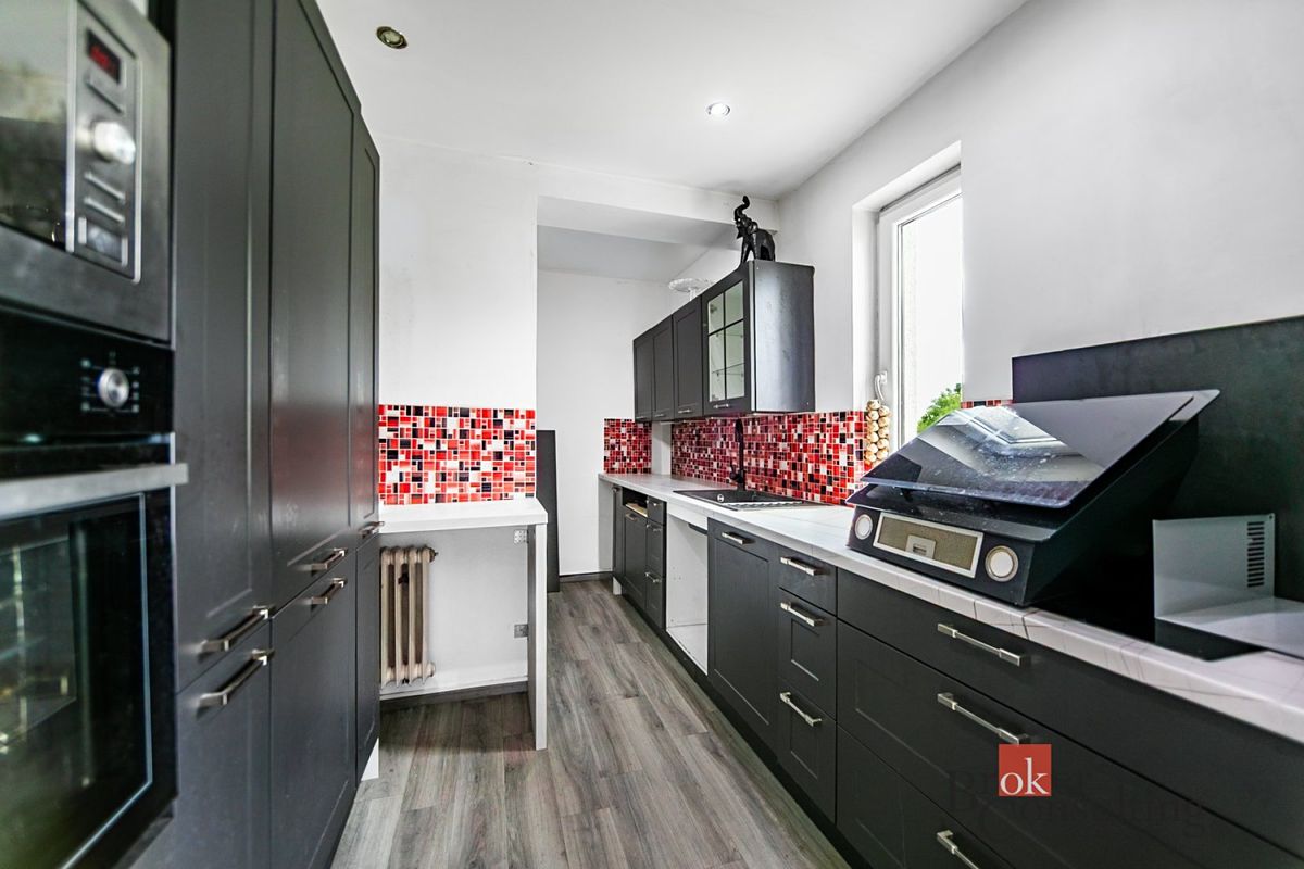 Prodej rodinného domu 263 m², pozemek 895 m² – fotografie 4