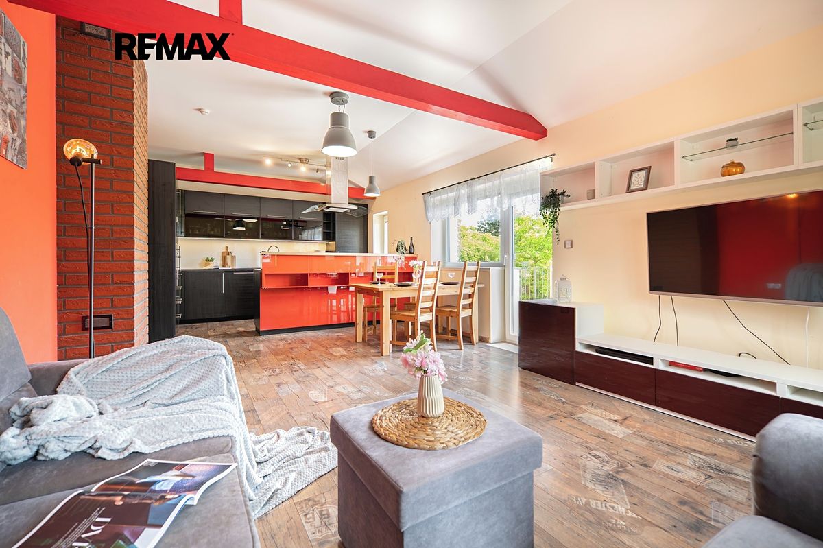 Prodej rodinného domu 239 m², pozemek 1199 m² – fotografie 4