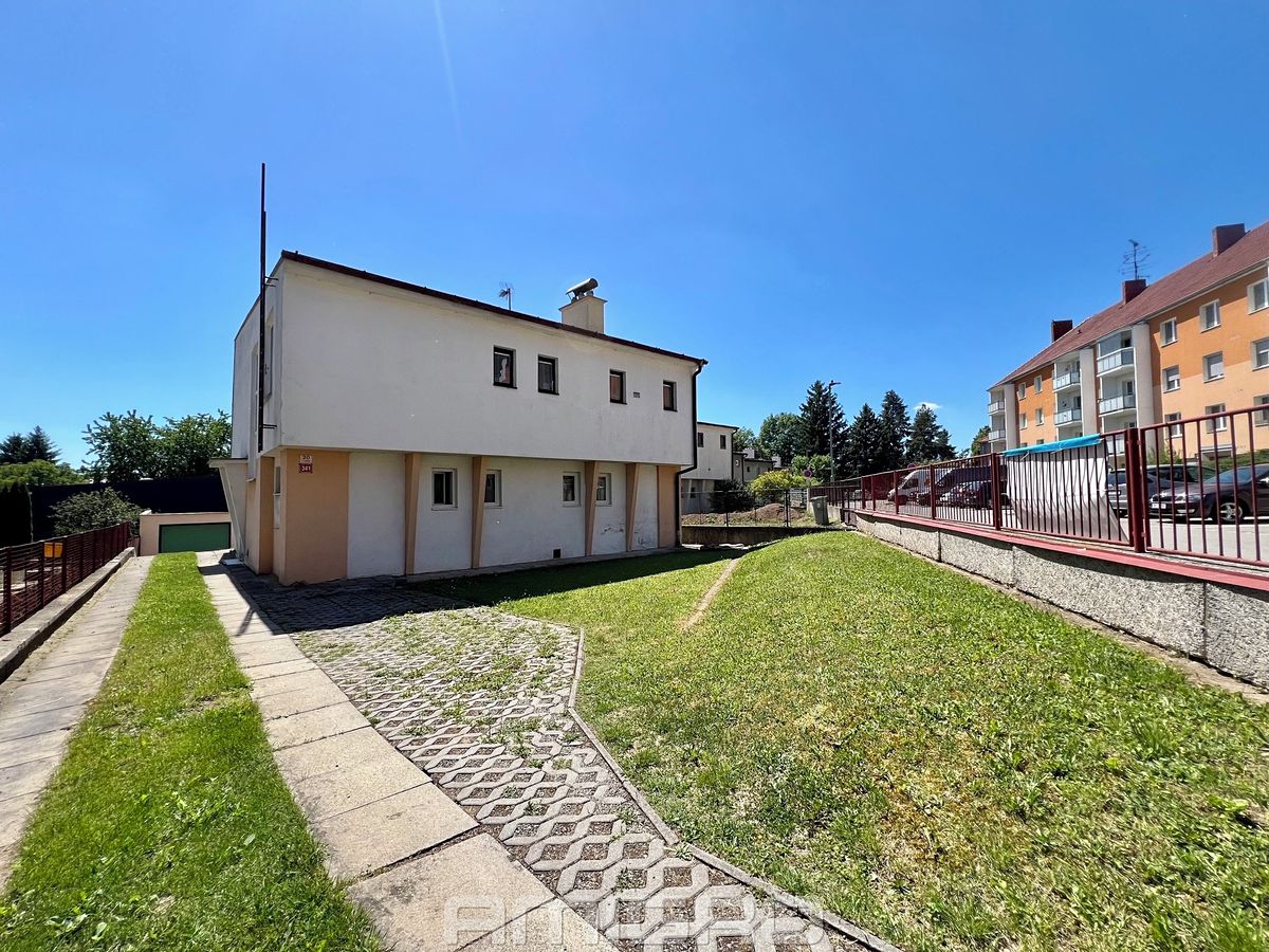 Prodej rodinného domu 160 m², pozemek 627 m² – fotografie 2