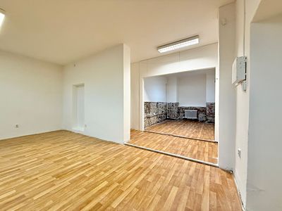 Pronájem obchodního prostoru 90 m²