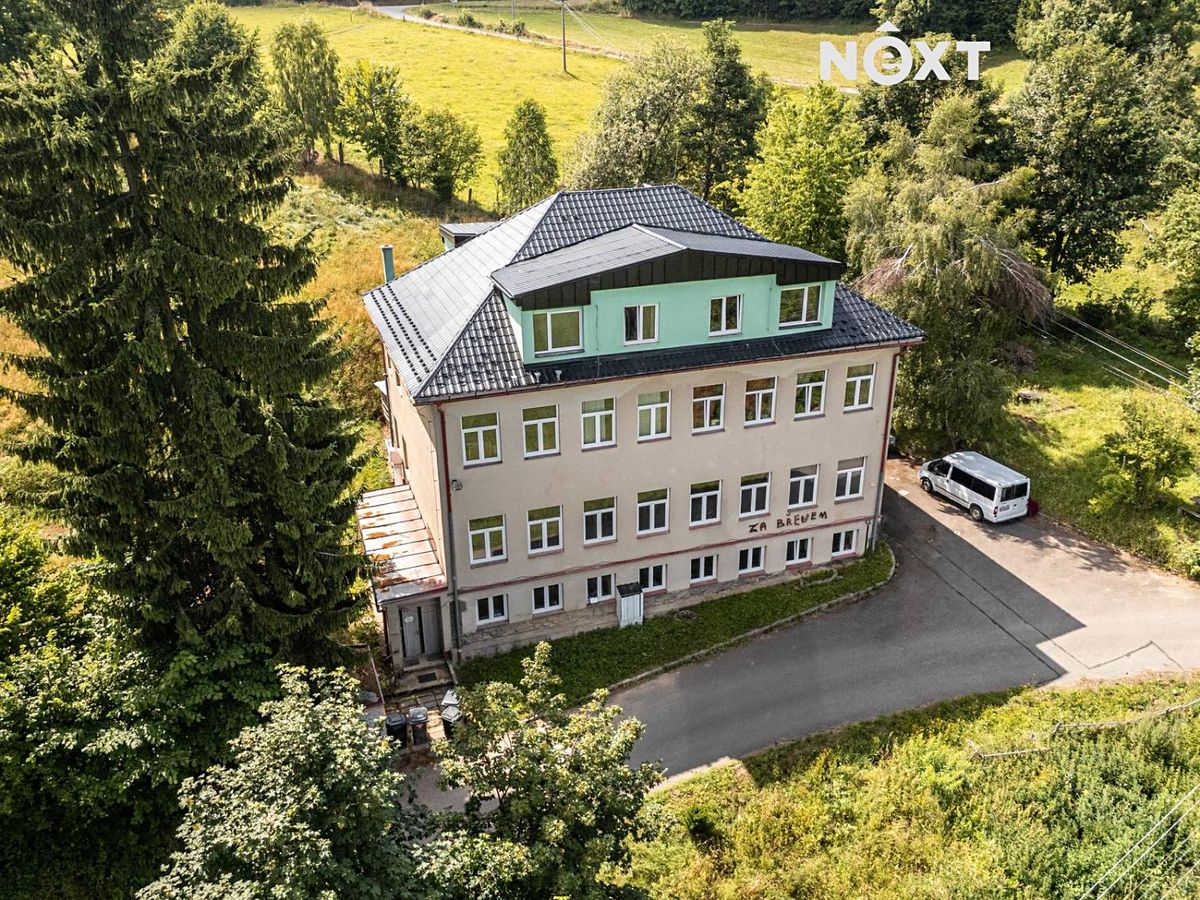 Prodej rodinného domu 900 m², pozemek 4998 m² – fotografie 2