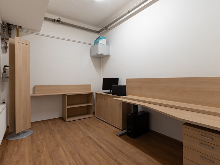 Комерційне приміщення в оренду, 250 м² (17 з 21)