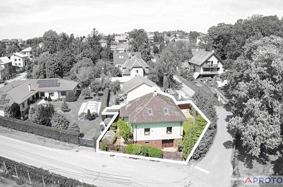 Prodej rodinného domu 240 m², pozemek 405 m² – fotografie 4