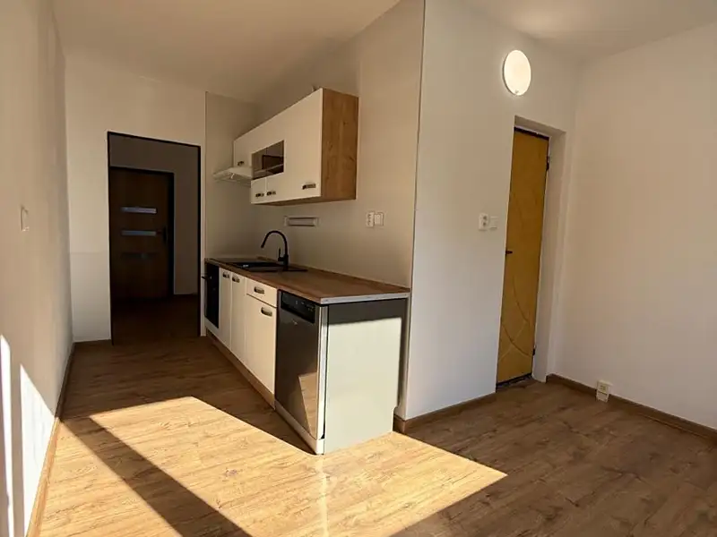 Prodej bytu 3+1 78 m², Jirkov – náhled fotky 2