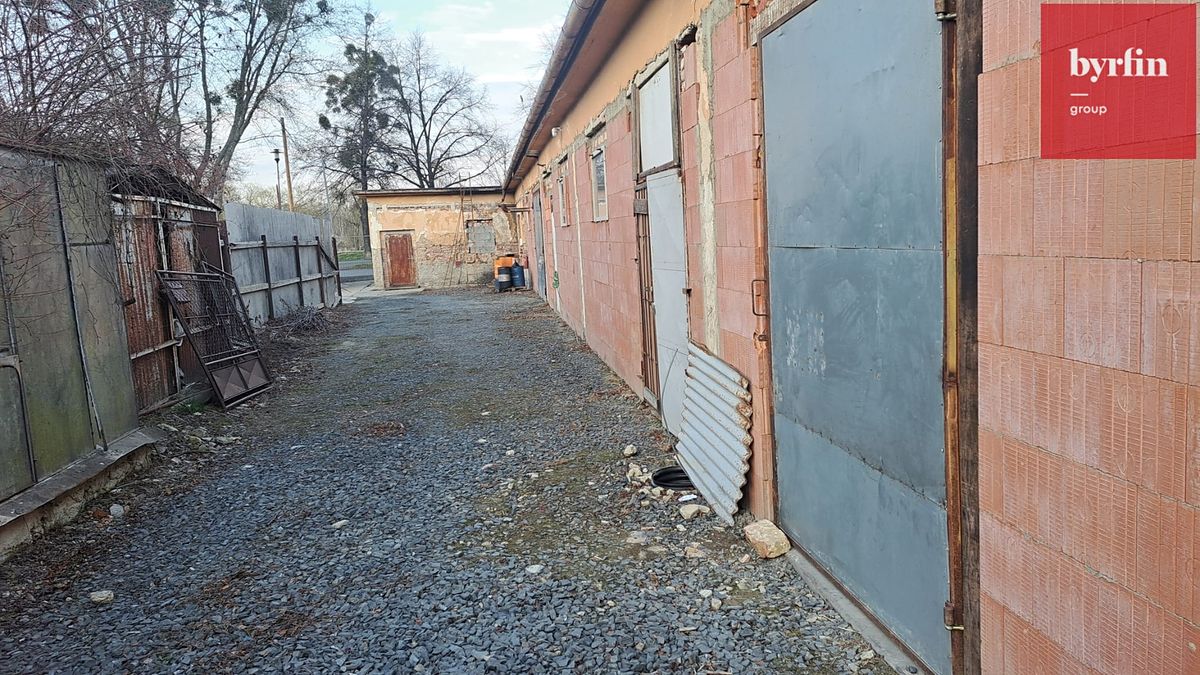 Pronájem skladového prostoru 67 m²