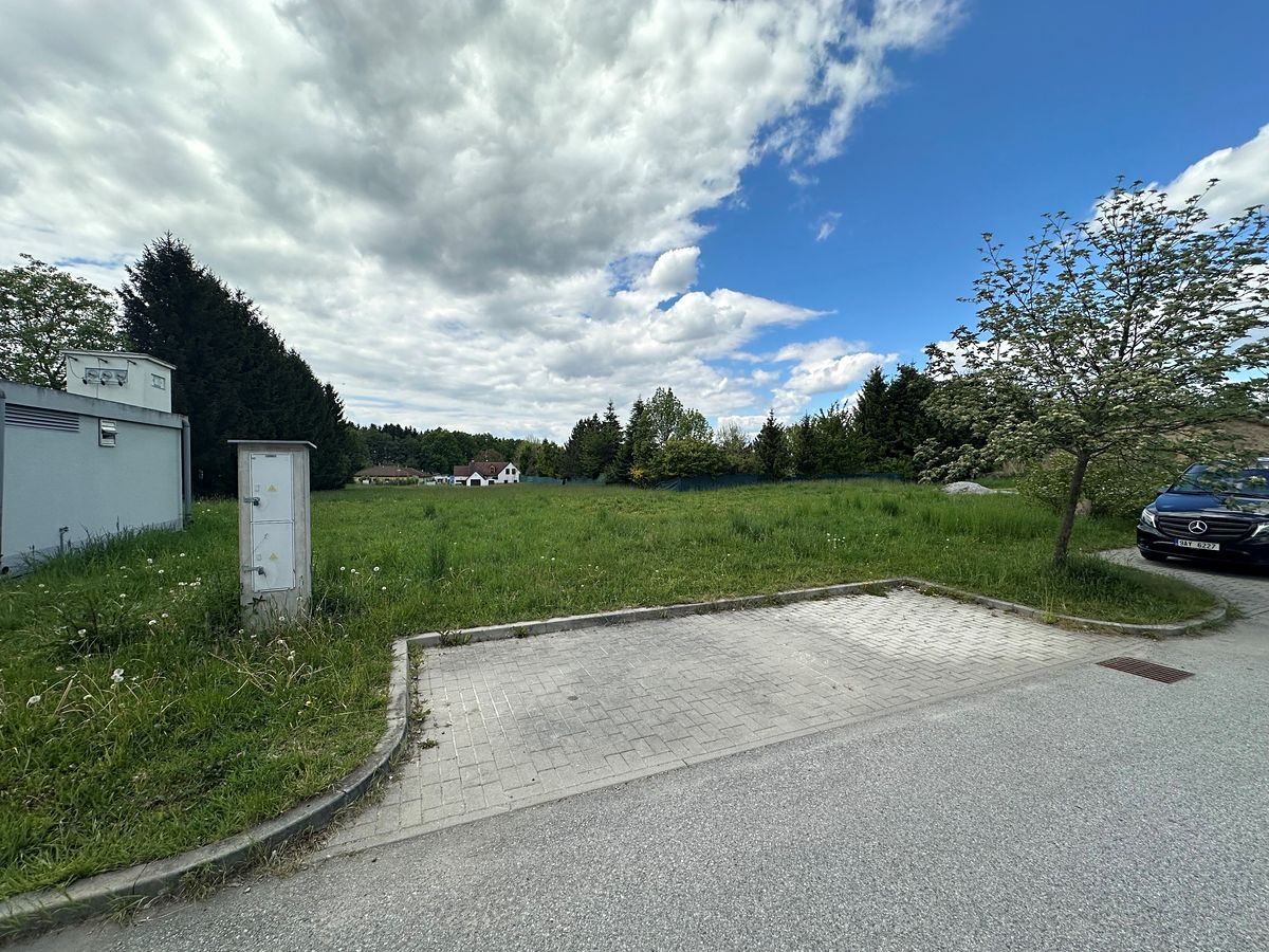 Prodej stavebního pozemku 769 m² – fotografie 3