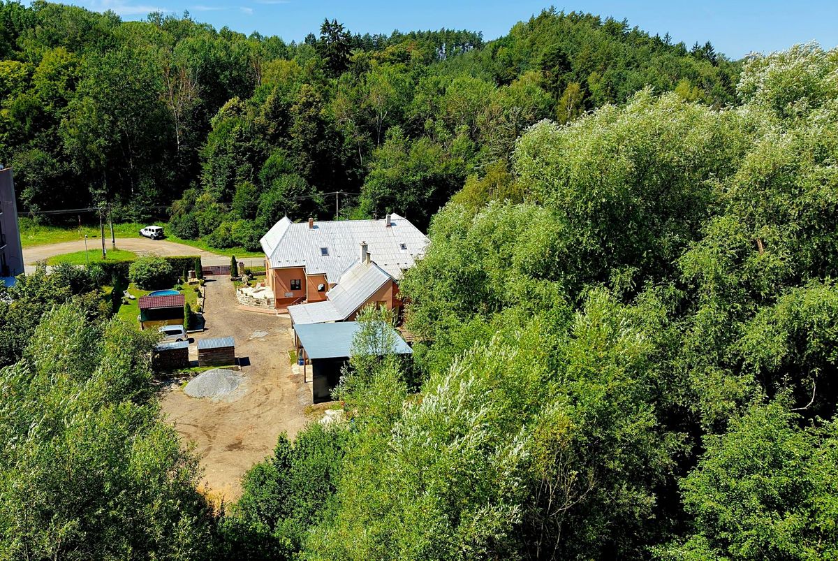 Prodej rodinného domu 157 m², pozemek 1345 m² – fotografie 2