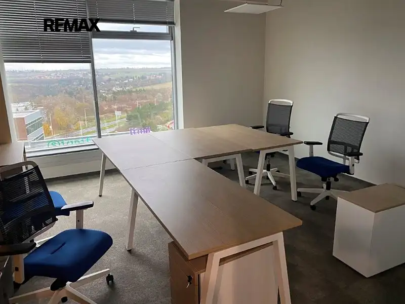 Pronájem kanceláře 394 m², Praha – náhled fotky 2