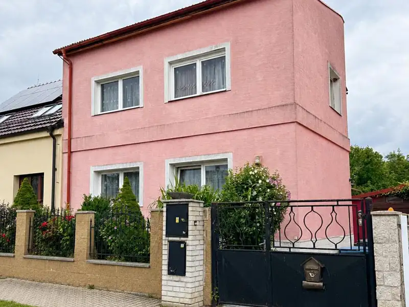 Prodej vícegeneračního domu 258 m², pozemek 516 m², Nymburk – náhled fotky 1