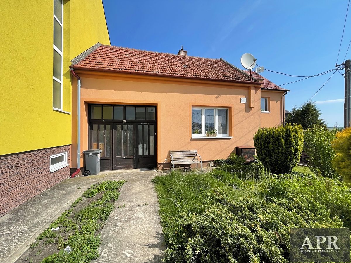 Prodej rodinného domu 86 m², pozemek 303 m² – fotografie 2