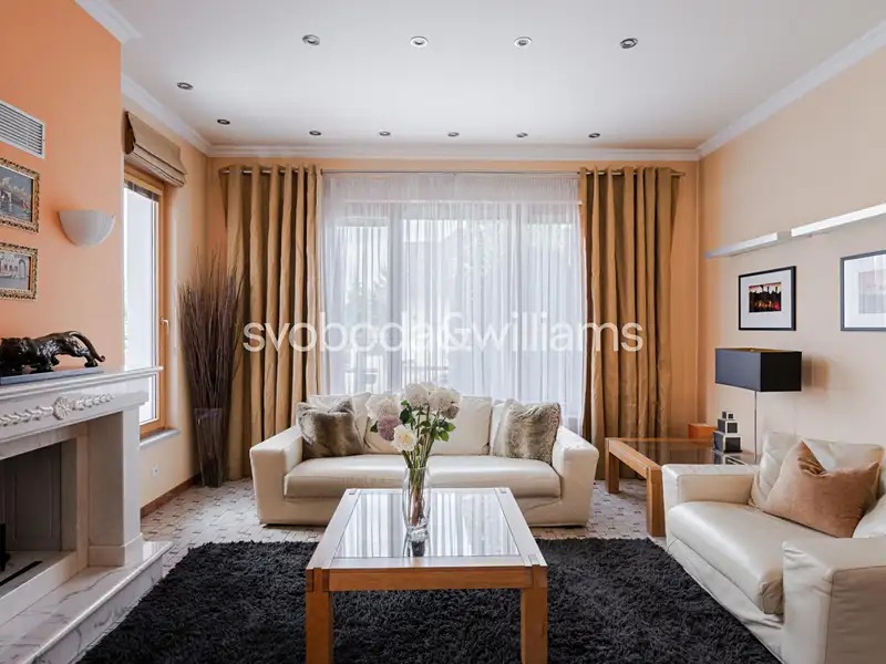 Prodej rodinného domu 645 m², pozemek 760 m², Průhonice – náhled fotky 3