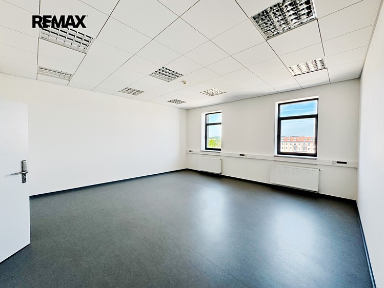 Комерційне приміщення в оренду, 650 м² (16 з 42)