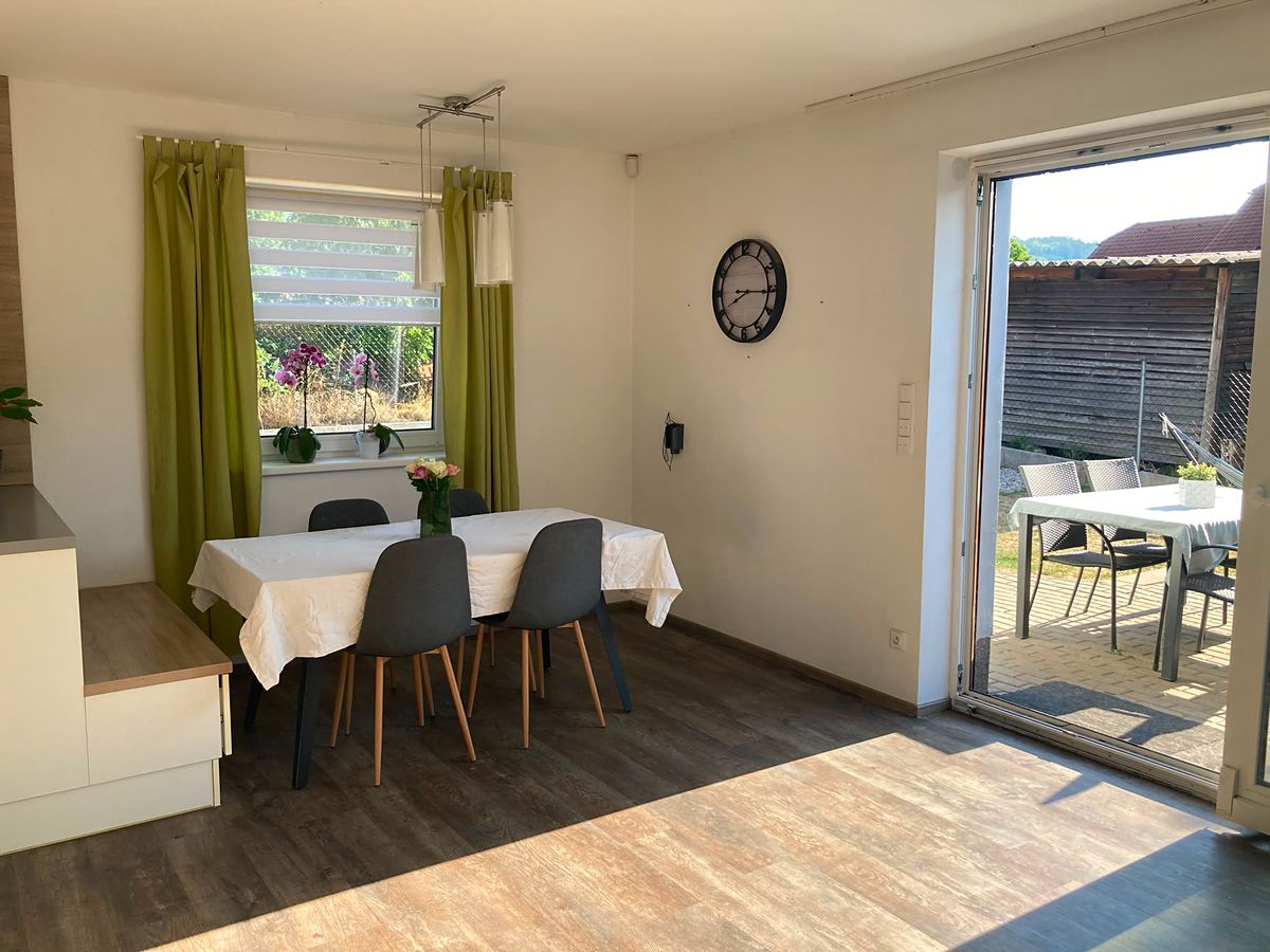 Prodej rodinného domu 159 m², pozemek 702 m² – fotografie 4