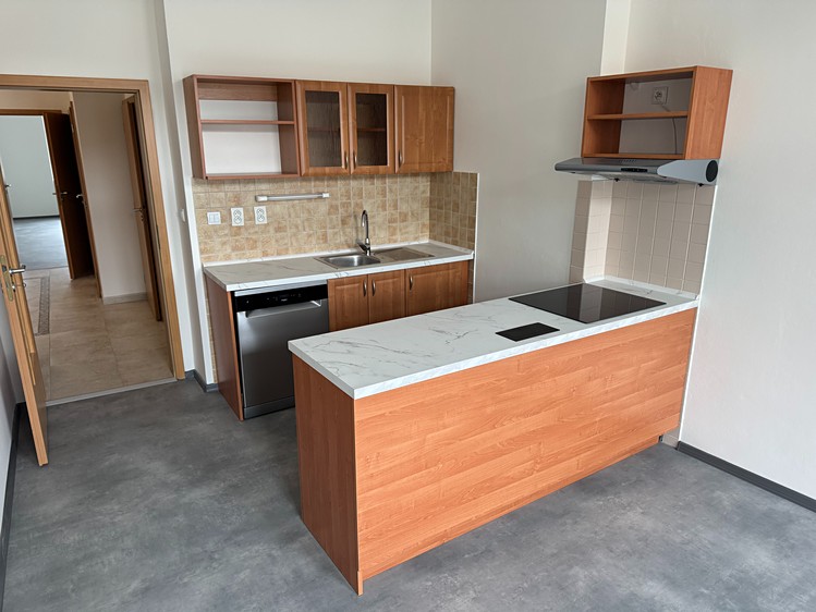 Wohnung 2+1 zur Miete, 101 m² (1 von 8)
