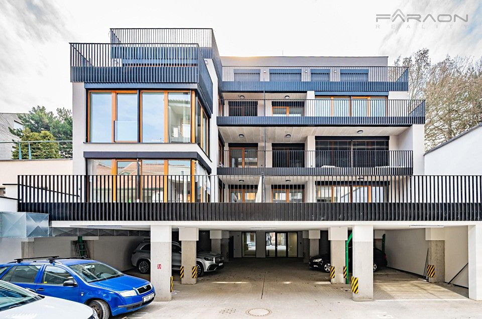 Pronájem bytu 2+kk 111 m²