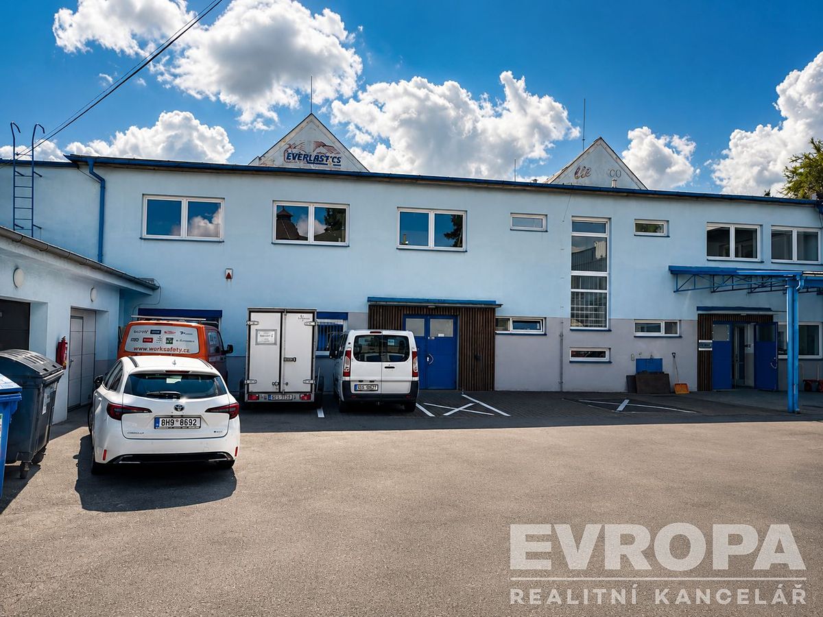 Pronájem kanceláře 75 m² – fotografie 2