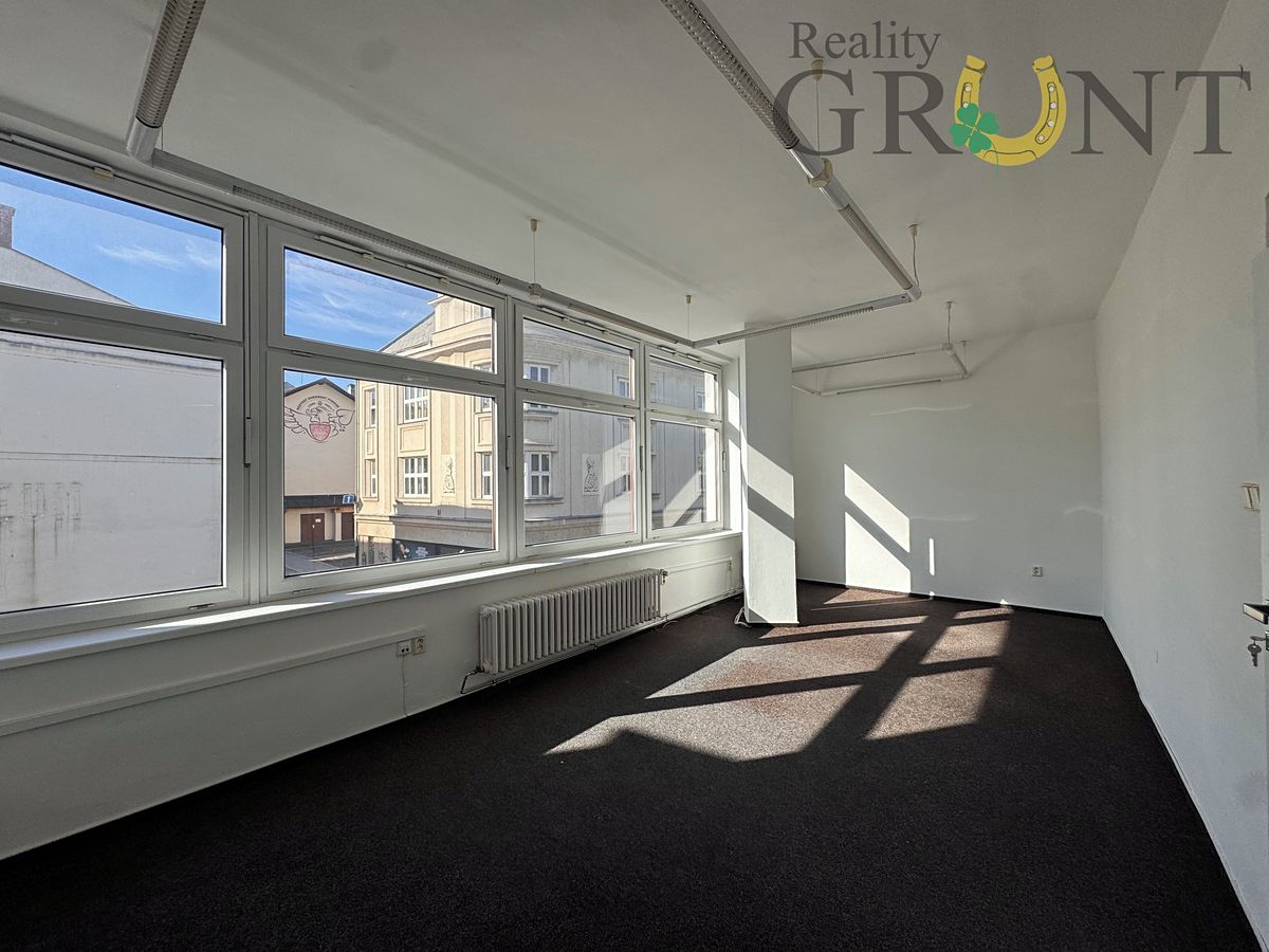 Pronájem obchodního prostoru 36 m²