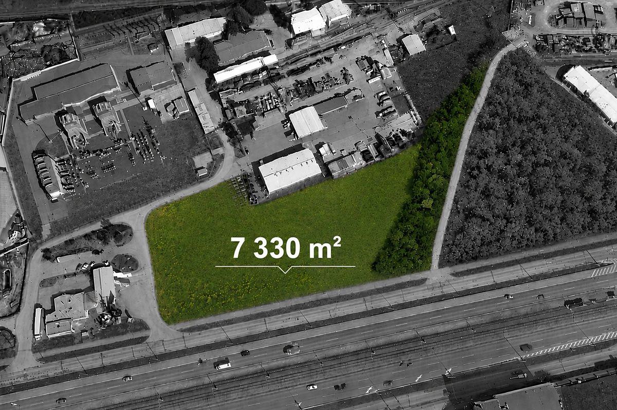 Prodej výrobní haly, prostoru 7330 m²