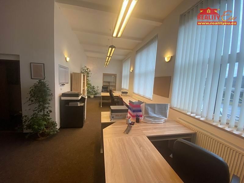 Pronájem kanceláře 140 m² – fotografie 3