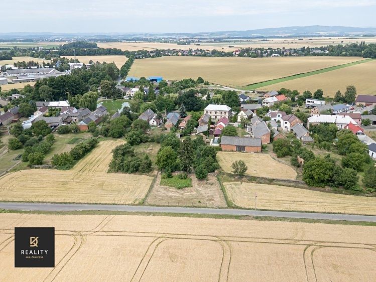 Prodej stavebního pozemku 885 m² – fotografie 3