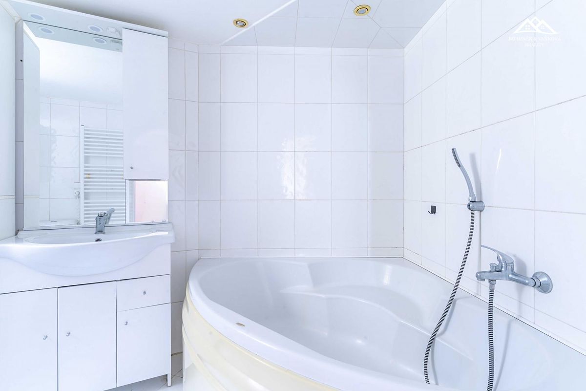 Pronájem bytu 1+kk 22 m² – fotografie 3