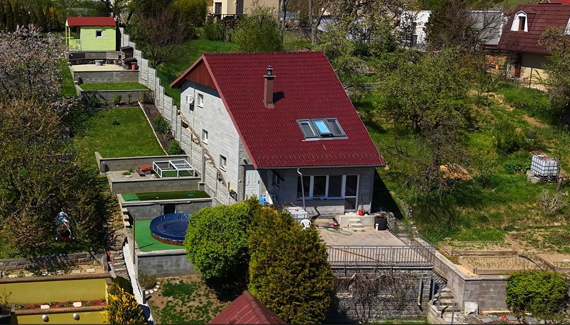 Prodej rodinného domu 140 m², pozemek 601 m² – fotografie 2