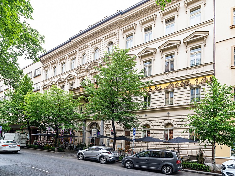 Pronájem komerčního prostoru, 225 m² (1 z 8)