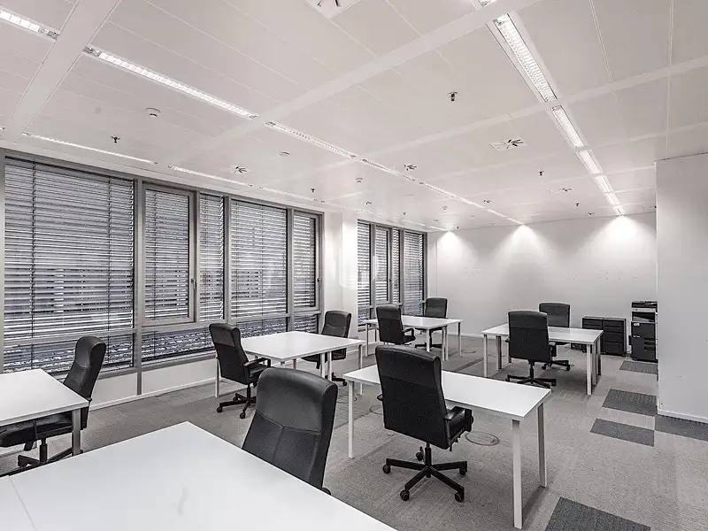 Pronájem kanceláře 651 m², Praha – náhled fotky 3