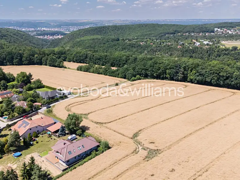 Prodej stavebního pozemku 8582 m², Dolní Břežany – náhled fotky 3