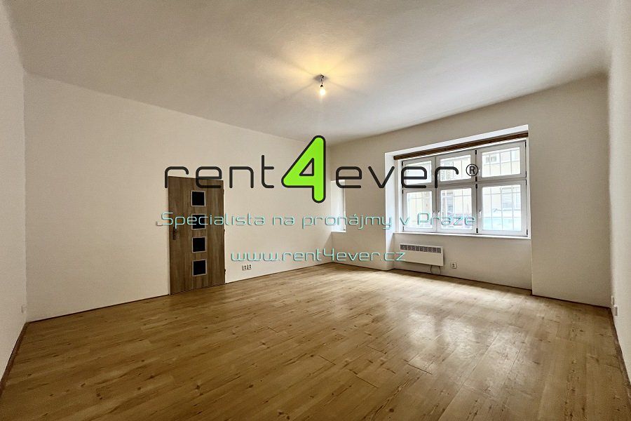 Pronájem kanceláře 30 m² – fotografie 3