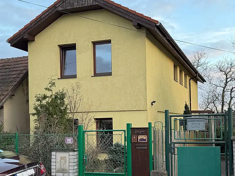 Prodej rodinného domu 128 m², pozemek 683 m², Klecany – náhled fotky 3