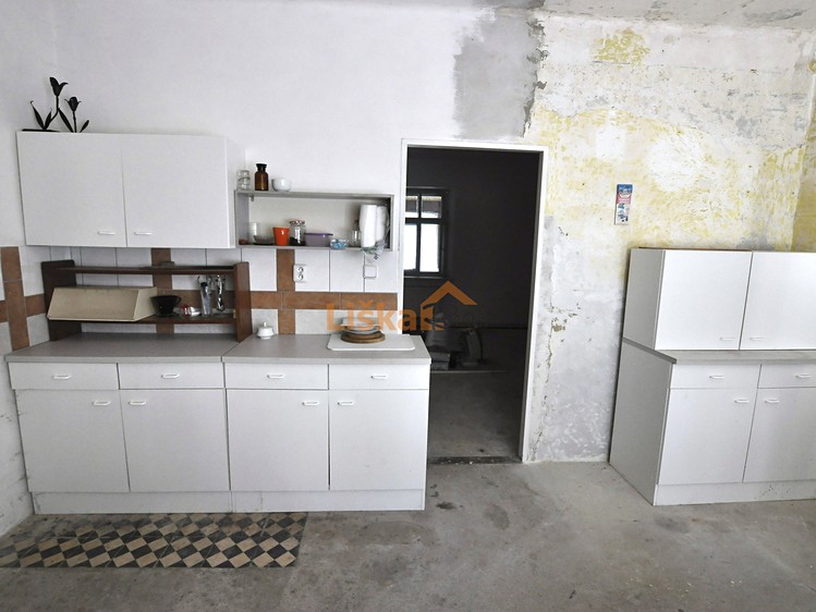 Prodej domu, 182 m² (2 z 23)