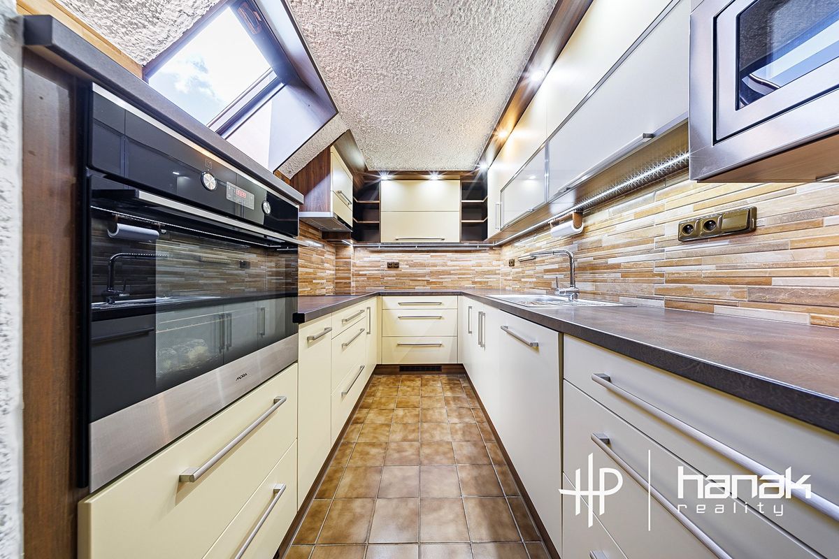 Prodej rodinného domu 277 m², pozemek 3924 m² – fotografie 4