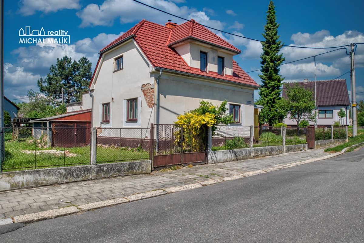 Prodej rodinného domu 106 m², pozemek 661 m² – fotografie 2