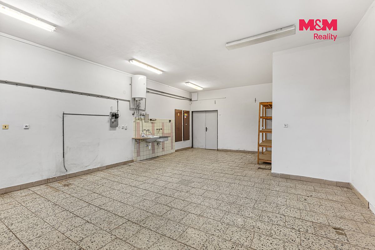 Prodej rodinného domu 345 m², pozemek 557 m² – fotografie 5