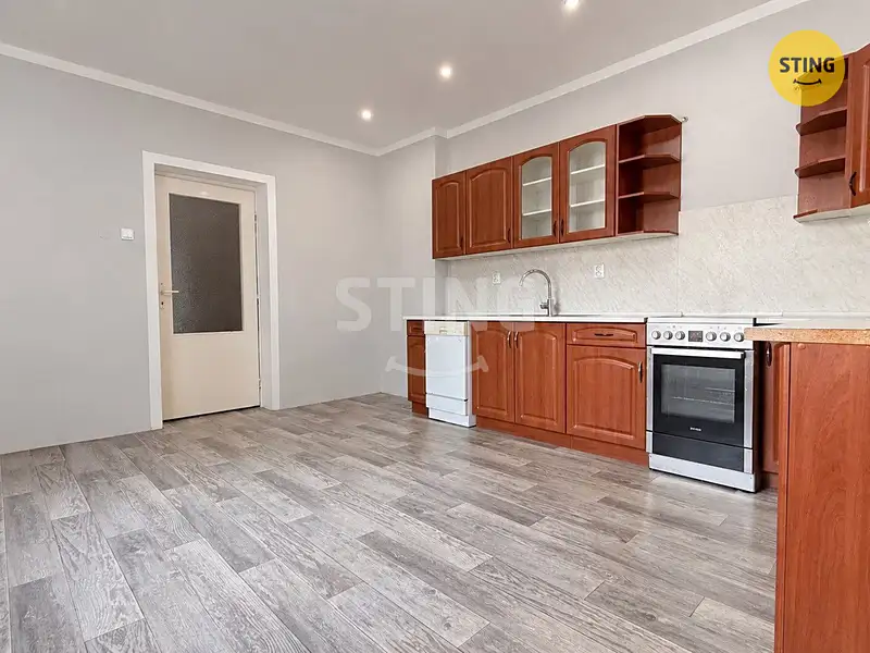 Prodej rodinného domu 280 m², pozemek 259 m², Bruntál – náhled fotky 3