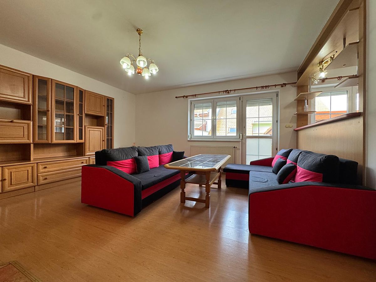 Prodej rodinného domu 210 m², pozemek 324 m² – fotografie 4