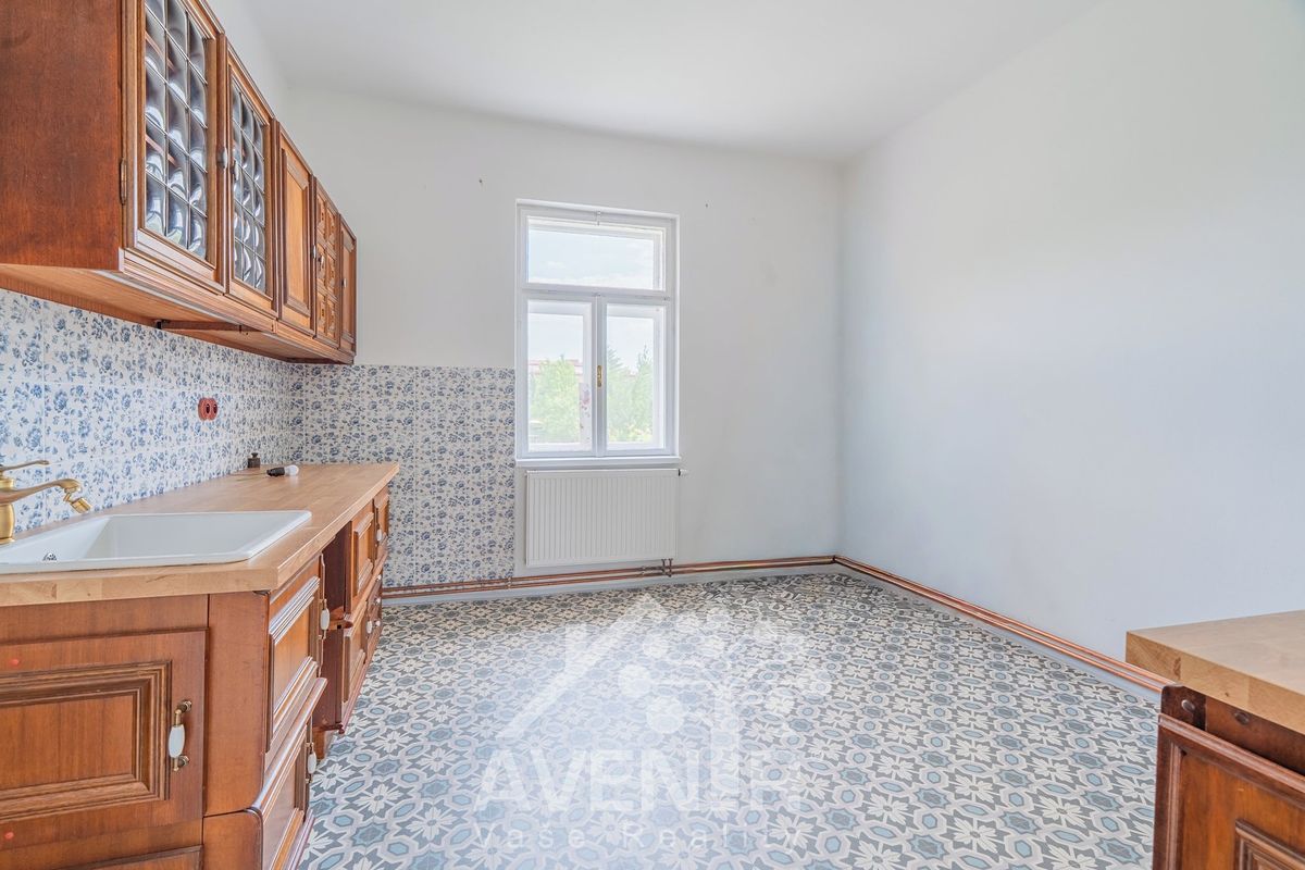 Prodej rodinného domu 244 m², pozemek 629 m² – fotografie 4