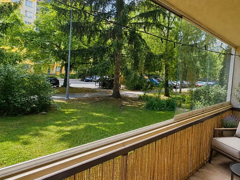 Prodej bytu 3+1 53 m², Praha – náhled fotky 1