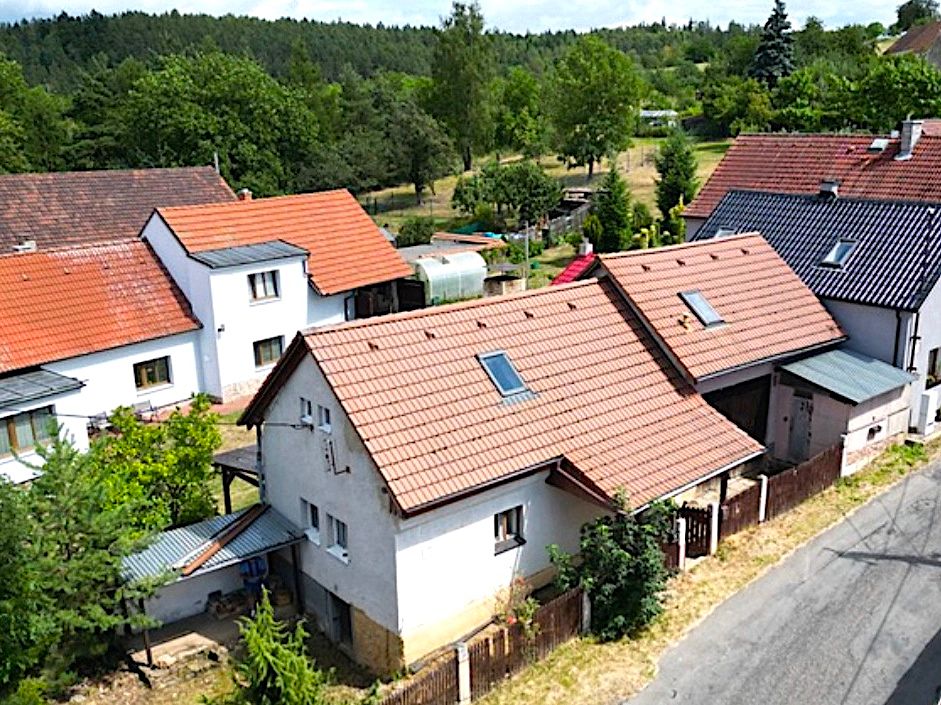 Prodej rodinného domu 90 m², pozemek 178 m² – fotografie 2