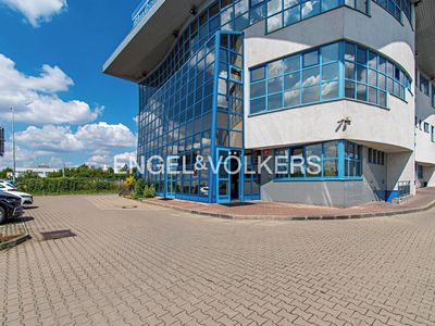 Pronájem kanceláře 670 m²