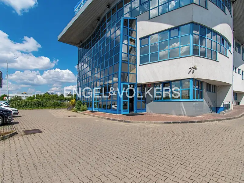 Pronájem kanceláře 670 m², Praha – náhled fotky 1