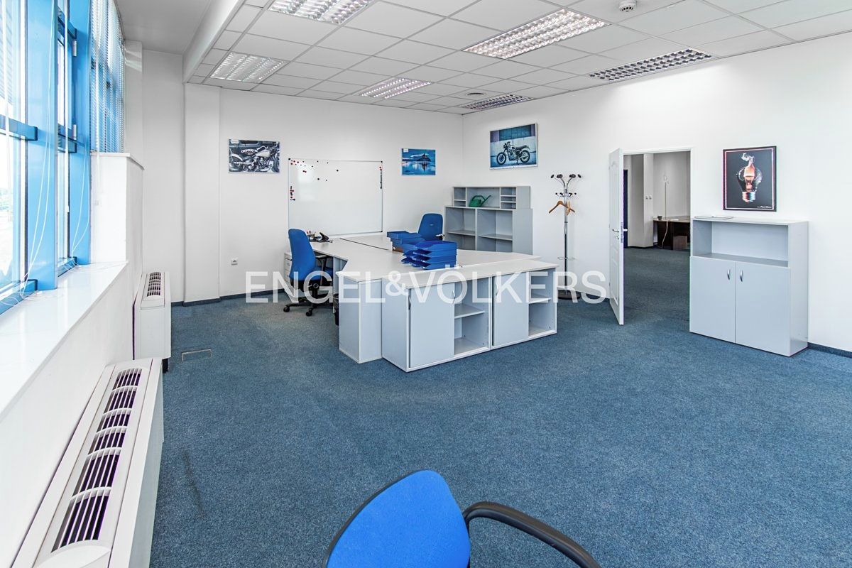 Pronájem kanceláře 670 m² – fotografie 5