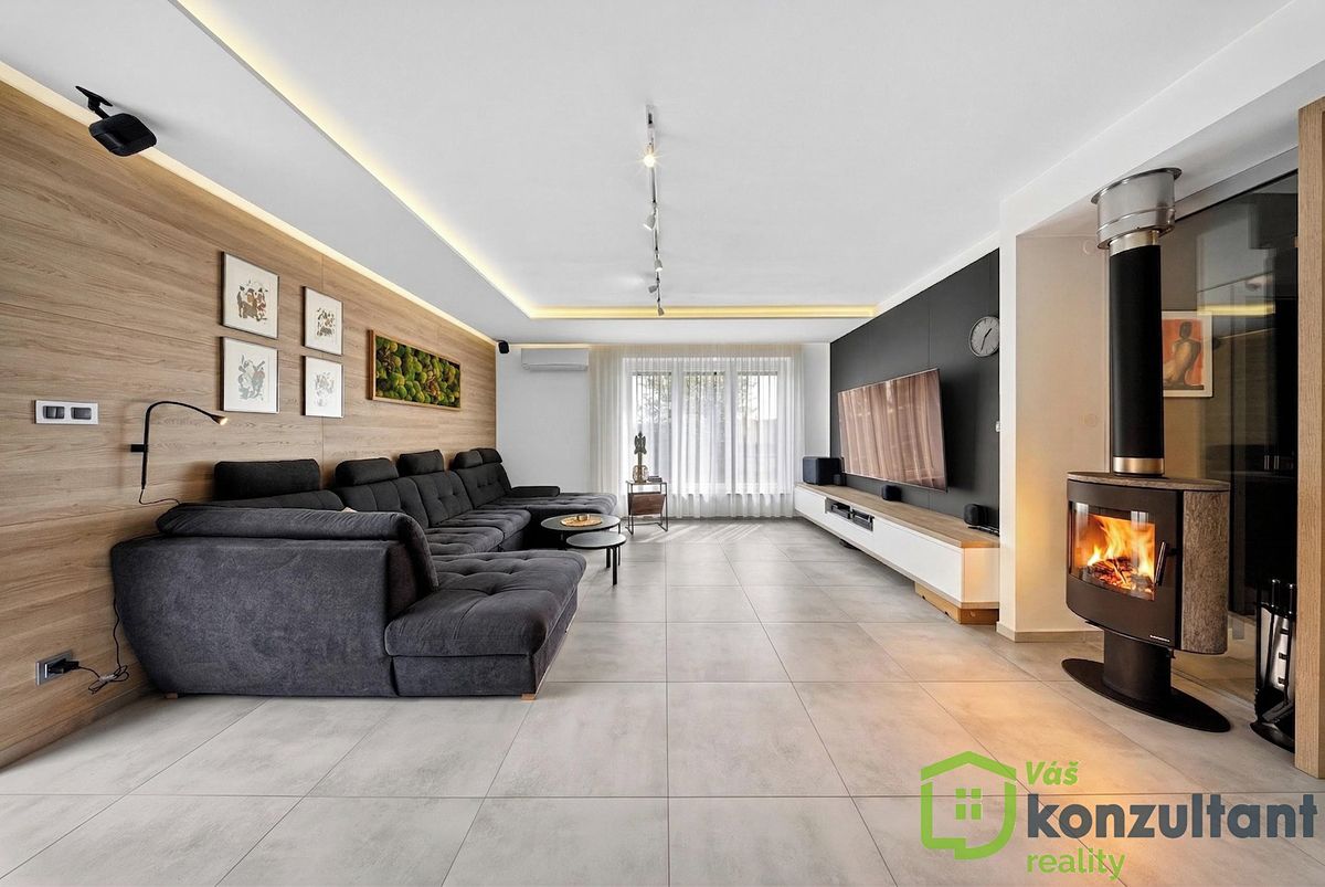 Prodej rodinného domu 151 m², pozemek 572 m² – fotografie 2