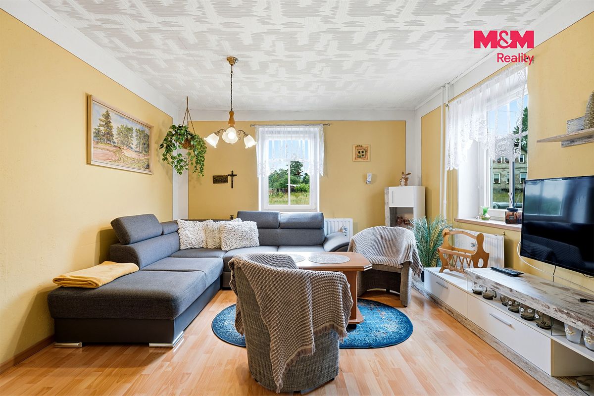 Prodej rodinného domu 94 m², pozemek 922 m² – fotografie 2