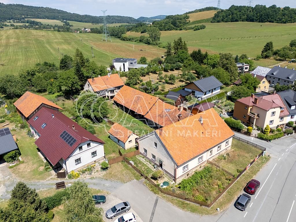 Prodej rodinného domu 320 m², pozemek 1632 m²