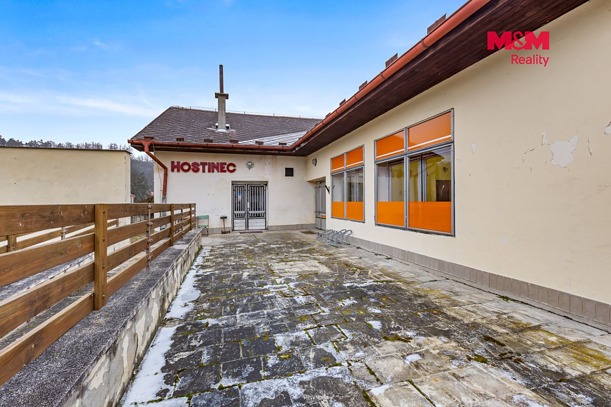 Prodej rodinného domu 345 m², pozemek 557 m² – fotografie 3