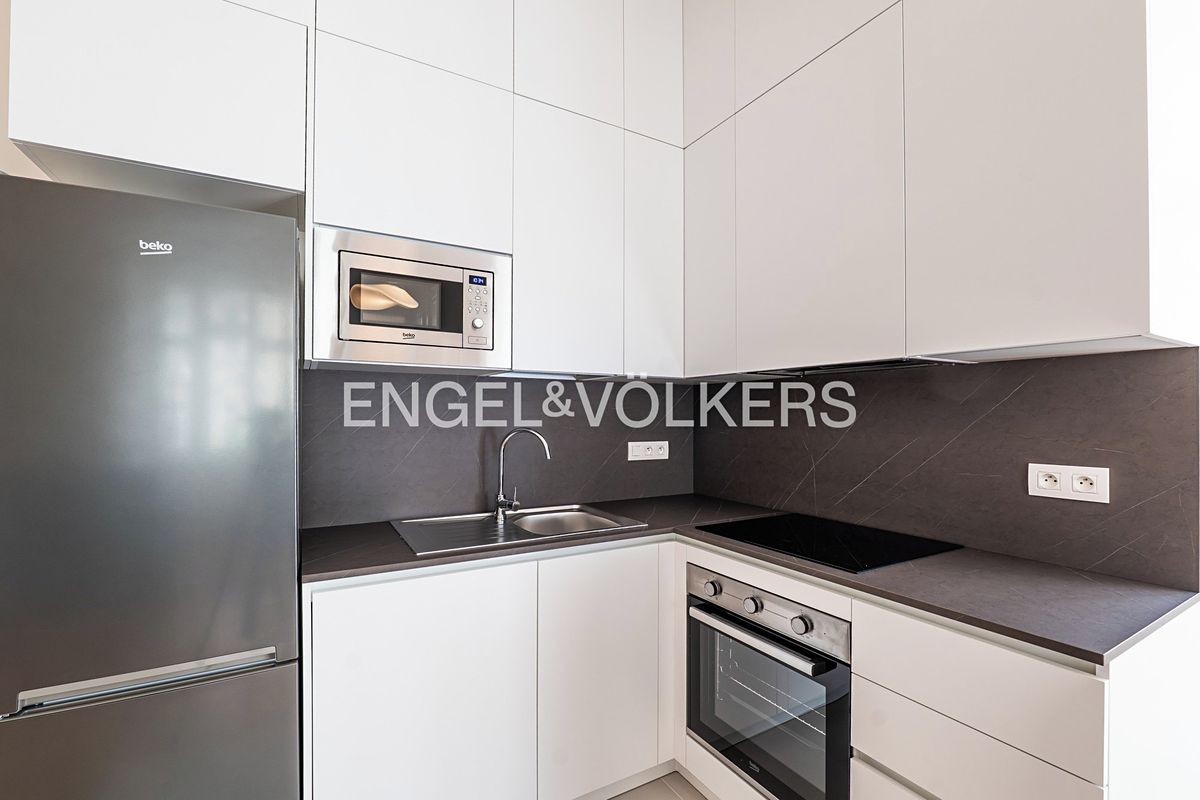 Pronájem bytu 4+kk 99 m² – fotografie 2