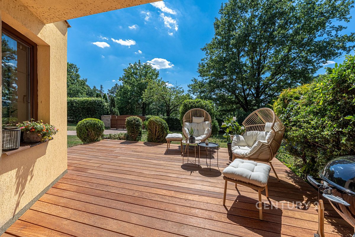 Prodej rodinného domu 185 m², pozemek 1343 m² – fotografie 2