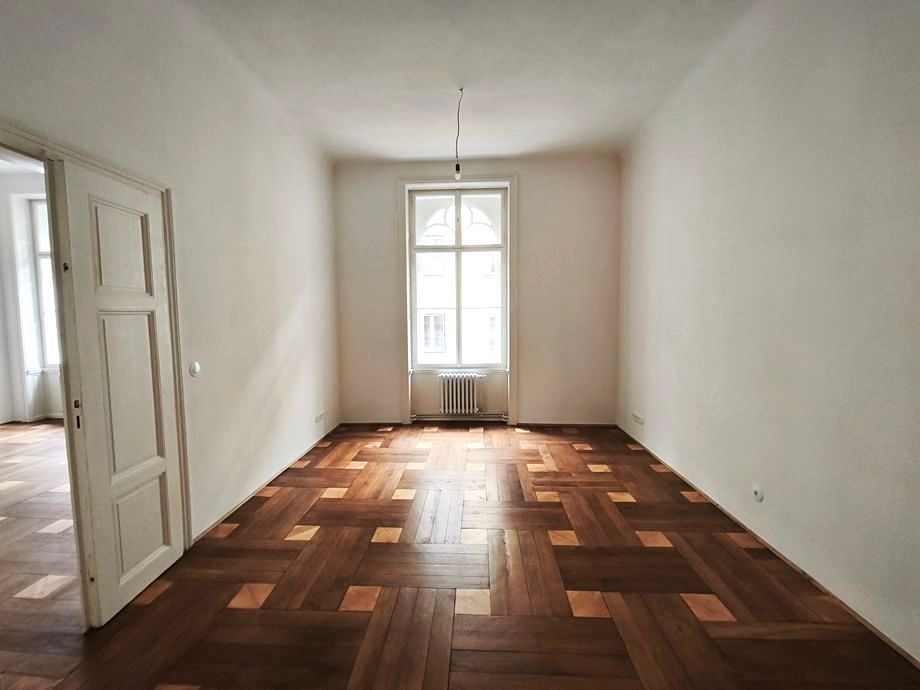Pronájem bytu 3+1 105 m² – fotografie 3